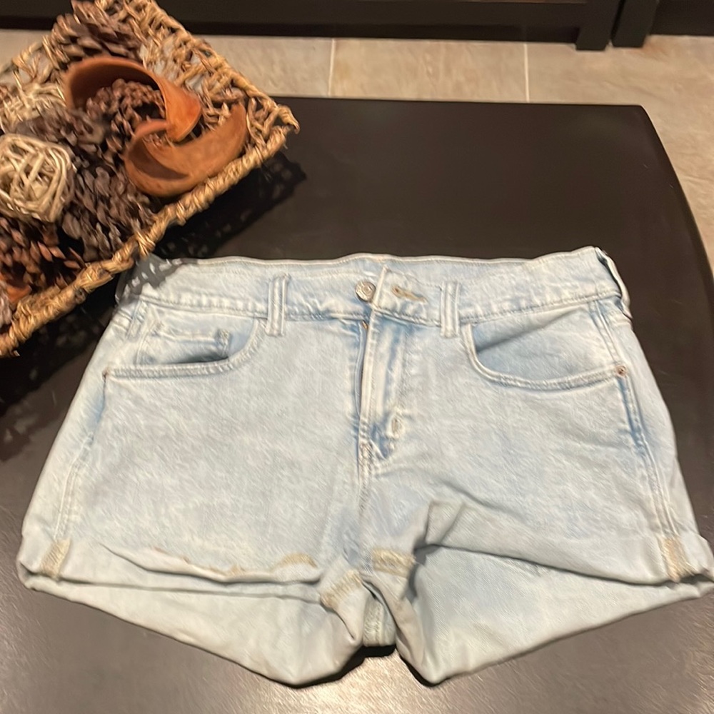 Old Navy boyfriend light acid washed shorts